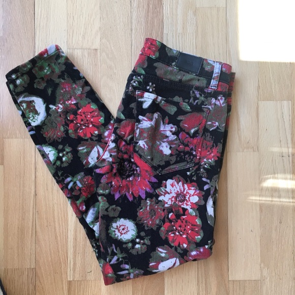 BDG Denim - HOST PICK 🌹 BDG Twig Mid-Rise Floral Print Jean